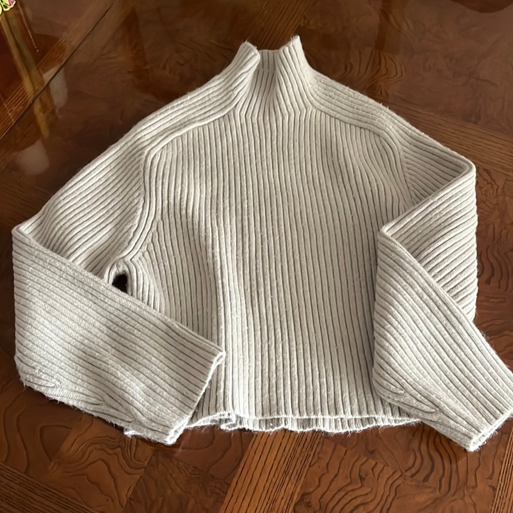 H&M sweater